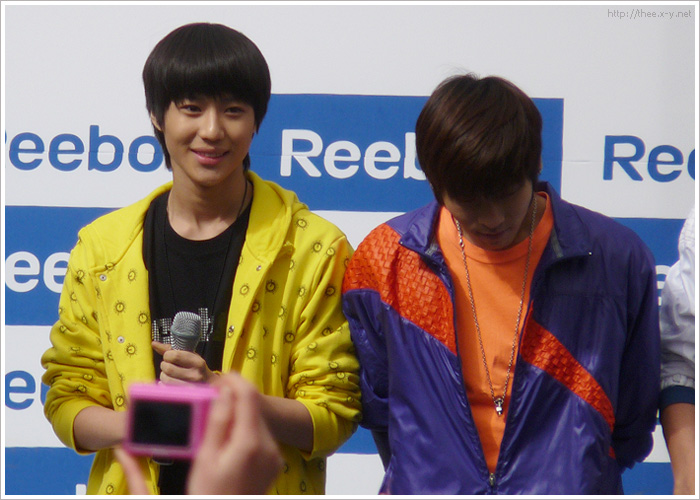 090220_reebok_01.jpg 090220_reebok_01.jpg