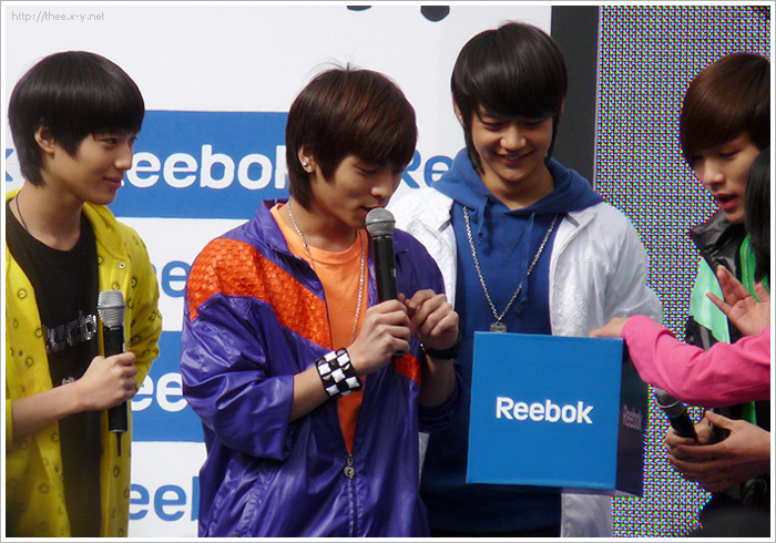 090220_reebok_29.jpg 090220_reebok_29.jpg