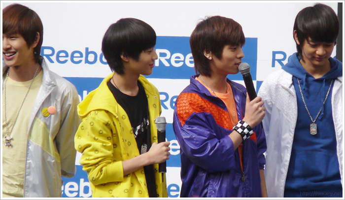 090220_reebok_30.jpg 090220_reebok_30.jpg